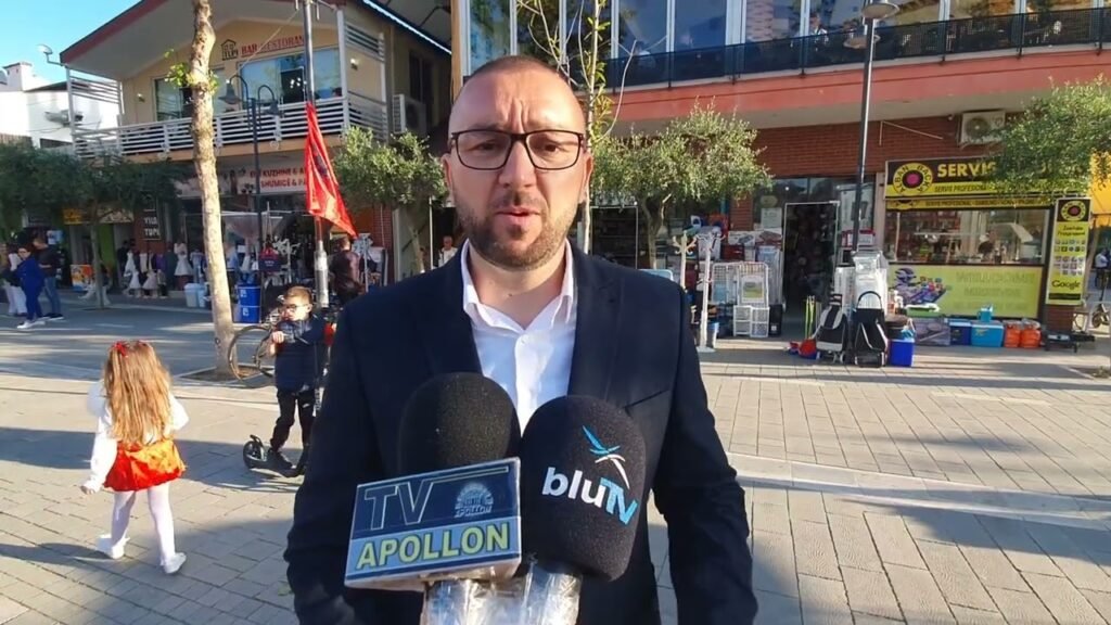 Prezantimi i kandidatëve të Nismës “Shqiperia Behet” në Fier për zgjedhjet e 11 majit, Duleviç: Qytetarët të dalin masivisht në votime. Prezantimi i kandidatëve të Nismës “Shqiperia Behet” në Fier për zgjedhjet e 11 majit, Duleviç: Qytetarët të dalin masivisht në votime.