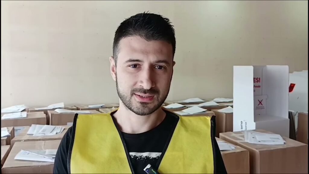 SHPËRNDAHEN MATERIALET ZGJEDHORE MË LUSHNJE E DIVJAKË SHPËRNDAHEN MATERIALET ZGJEDHORE MË LUSHNJE E DIVJAKË