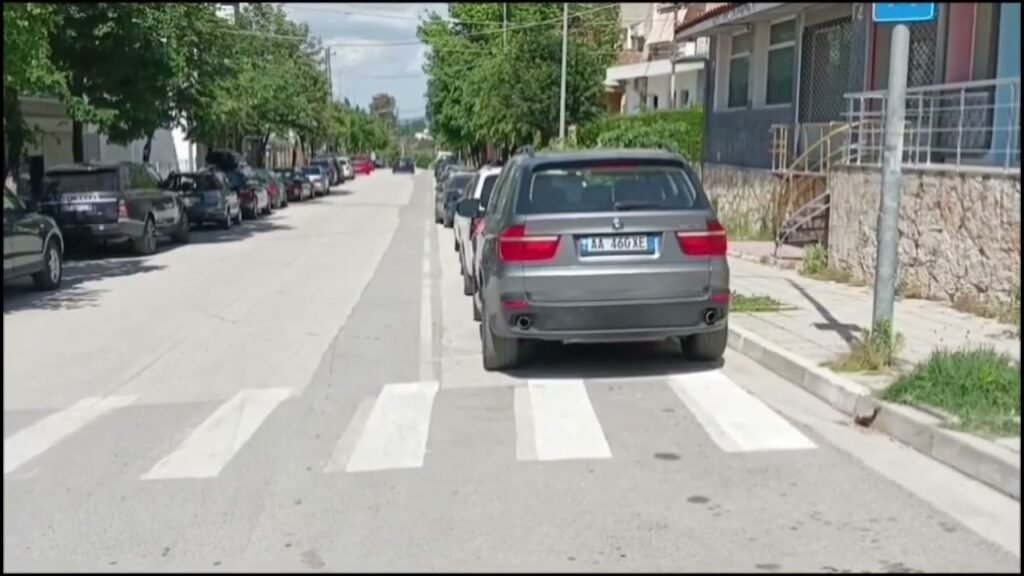 Vijat e bardha në Kuçovë bëhen më të dukshme për qytetarët Vijat e bardha në Kuçovë bëhen më të dukshme për qytetarët