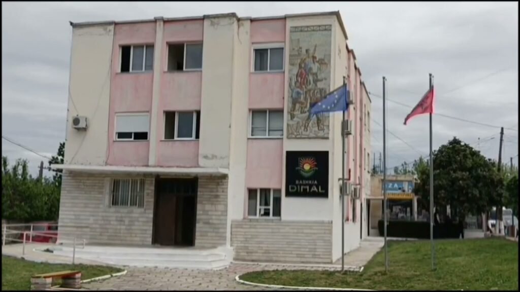 VIZAT E BARDHA MUNGOJNË NË BASHKINË DIMAL VIZAT E BARDHA MUNGOJNË NË BASHKINË DIMAL