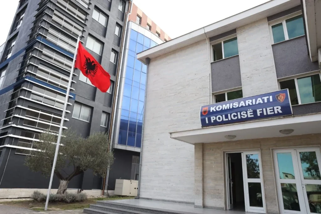 Policia Fier angazhohet në hetime të shumta për krime ekonomike, dhunë dhe zjarrvënie në zona rurale Policia Fier angazhohet në hetime të shumta për krime ekonomike, dhunë dhe zjarrvënie në zona rurale