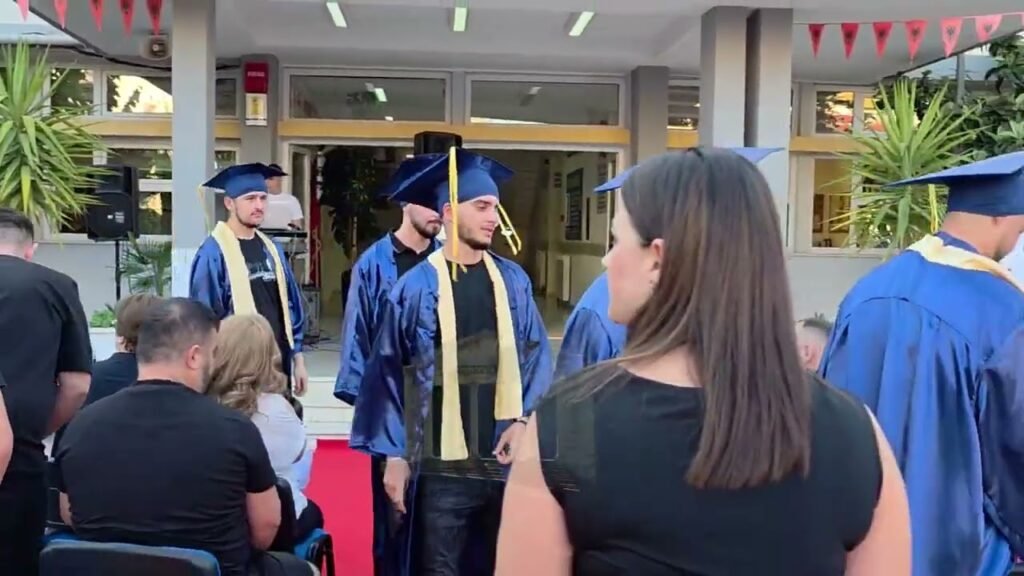 Ceremonia e diplomimit, një hap drejt sfidave të reja për të rinjtë e Shkollës Profesionale Petro Sota Ceremonia e diplomimit, një hap drejt sfidave të reja për të rinjtë e Shkollës Profesionale Petro Sota