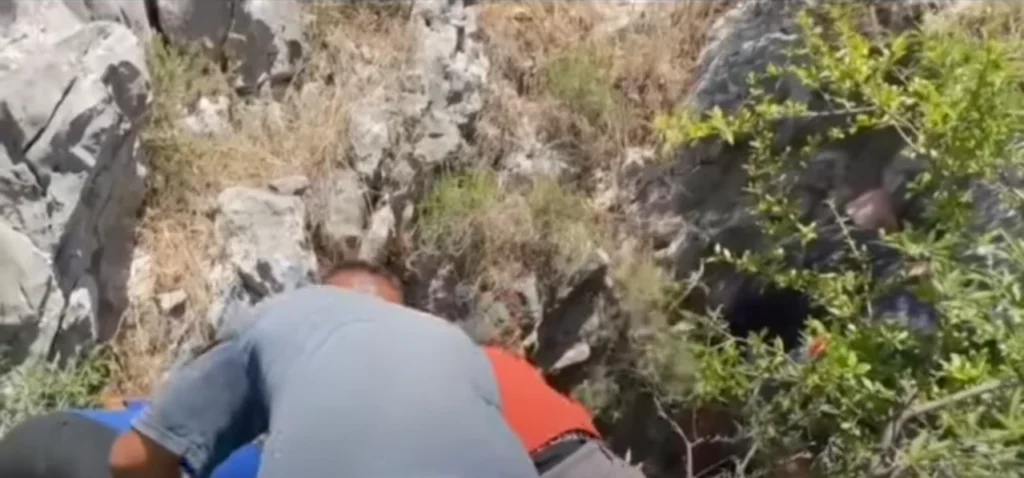 73-vjeçari humb jetën në Lezhë pasi bie në një shpellë të thellë në zonën e Balldresë 73-vjeçari humb jetën në Lezhë pasi bie në një shpellë të thellë në zonën e Balldresë