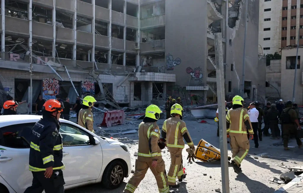 Përshkallëzimi i dhunës, raketat iraniane godasin qytete të Izraelit në ditën e tetë të luftës Përshkallëzimi i dhunës, raketat iraniane godasin qytete të Izraelit në ditën e tetë të luftës