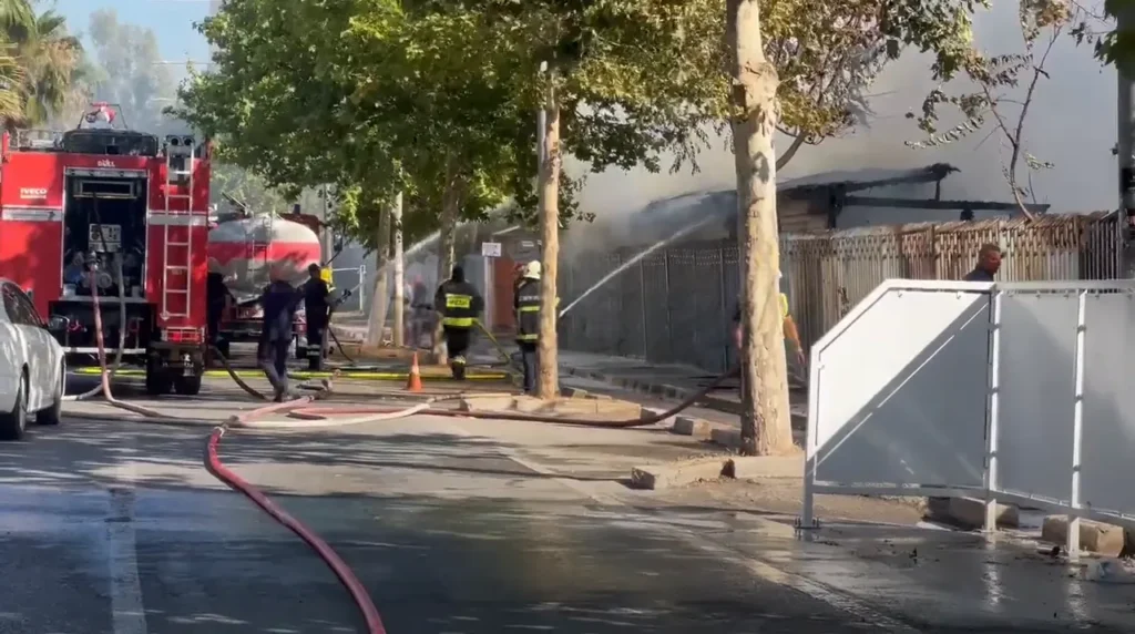 Zjarr në tregun ambulant në Durrës, përplasje me realitetin e pasigurt të infrastrukturës urbane