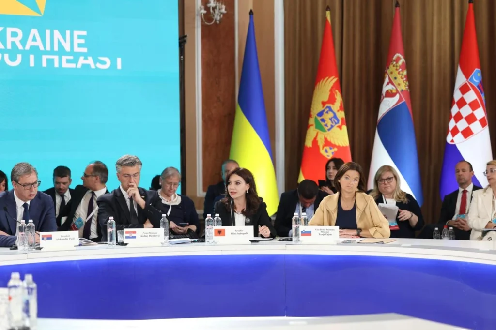 Shqipëria rikonfirmon mbështetjen e palëkundur për Ukrainën në Samitin e Odesës Shqipëria rikonfirmon mbështetjen e palëkundur për Ukrainën në Samitin e Odesës