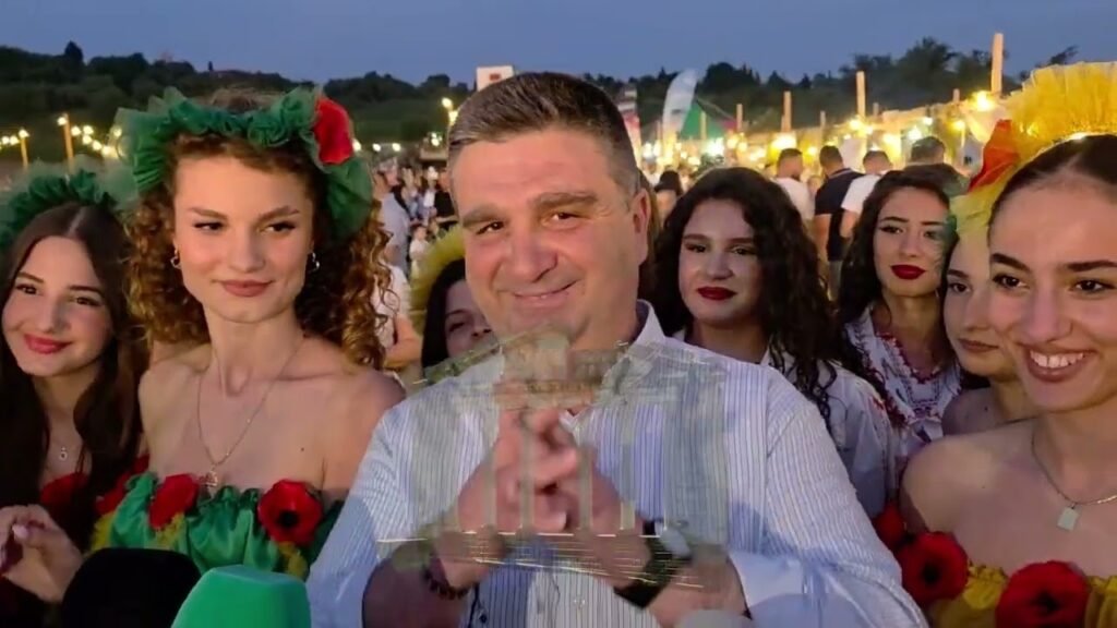 Festa e grurit mbledh fermerë dhe qytetarë në Pojan me atmosferë të gjallë kulturore Festa e grurit mbledh fermerë dhe qytetarë në Pojan me atmosferë të gjallë kulturore