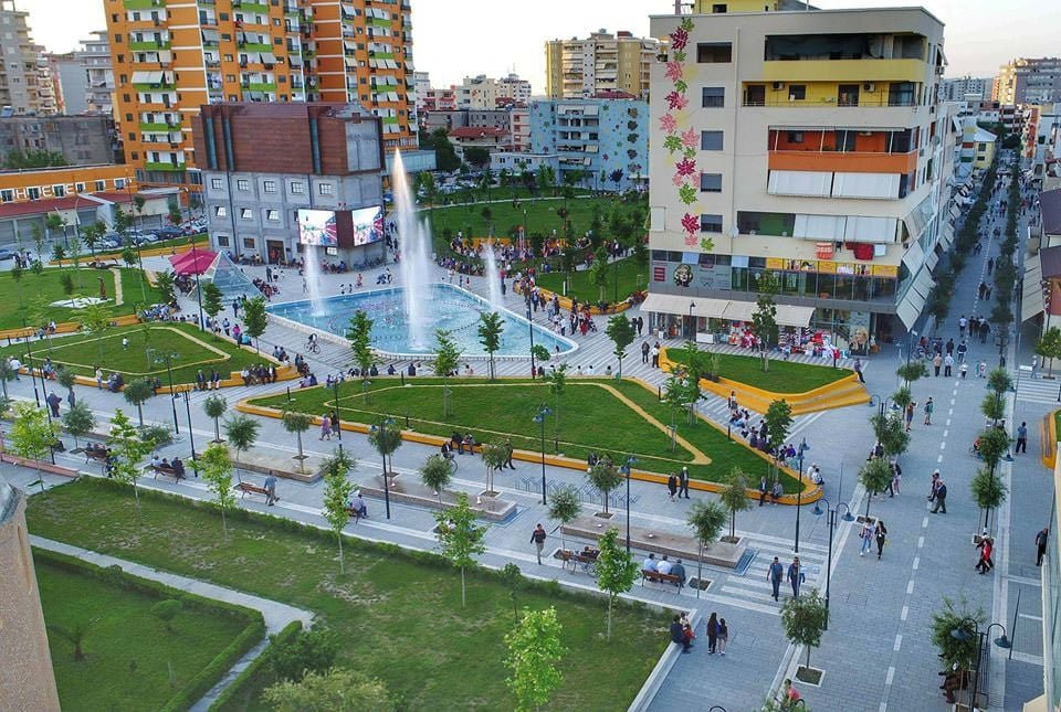 Procedim penal në Fier për publikim të fotove intime të një vajze në rrjetet sociale Procedim penal në Fier për publikim të fotove intime të një vajze në rrjetet sociale