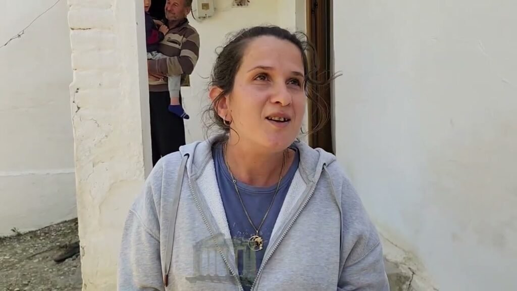 Historia prekëse e familjes Xhulaj, mes sfidave, sakrificave dhe shpresës për një strehë sociale në Fier Historia prekëse e familjes Xhulaj, mes sfidave, sakrificave dhe shpresës për një strehë sociale në Fier