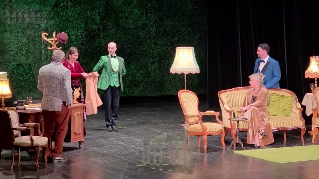 Shfaqja brilante në teatrin Bylis, “Testamenti i ri” martesa, dhe e vërteta e heshtur pas një çifti të krisur Shfaqja brilante në teatrin Bylis, “Testamenti i ri” martesa, dhe e vërteta e heshtur pas një çifti të krisur