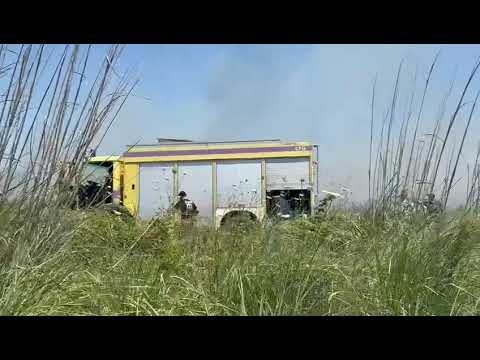 Zjarri në Zvernec përhapet pranë banesave dhe objektit të kultit, rrezikohet zona historike Zjarri në Zvernec përhapet pranë banesave dhe objektit të kultit, rrezikohet zona historike