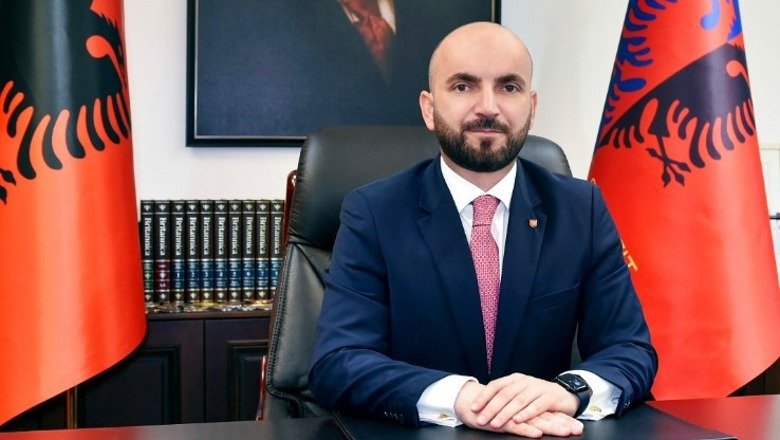 Apeli rrëzon qeverinë, Gledis Nano fiton 100 mijë euro