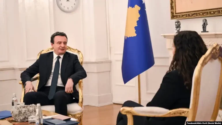 Kriza e konstituimit në Kosovë, partitë mbeten të ndara, Kurti zotohet për bashkëpunim por kundërshtitë thellohen