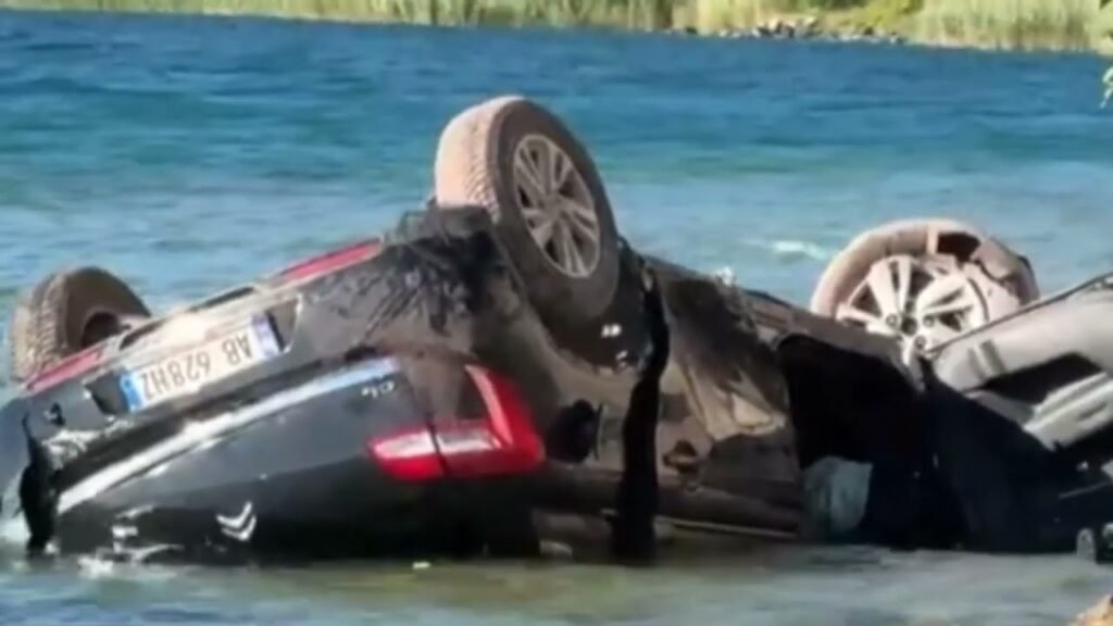 Aksident fatal në Pogradec, makina bie në liqen, një viktimë! Aksident fatal në Pogradec, makina bie në liqen, një viktimë!