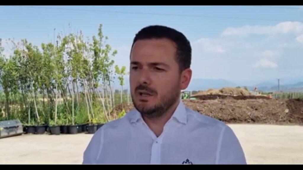 Cërriku pastron më mirë, bashkia realizon projektin që trajton mbetjet e fermerëve Cërriku pastron më mirë, bashkia realizon projektin që trajton mbetjet e fermerëve