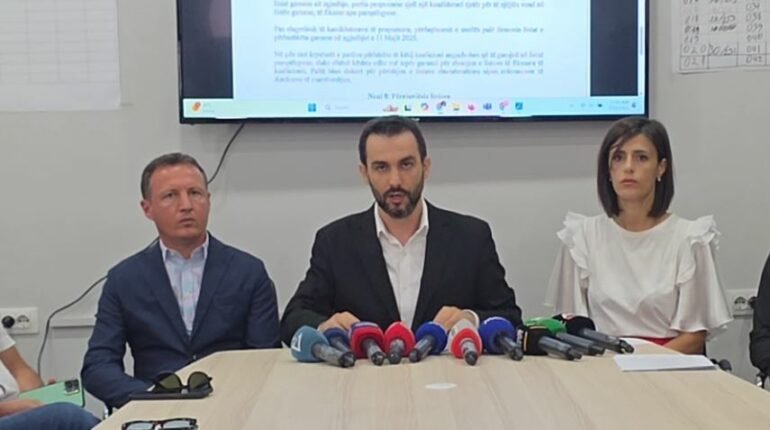 Lapaj sfidon Shabanin për dorëheqje në emër të marrëveshjes Lapaj sfidon Shabanin për dorëheqje në emër të marrëveshjes