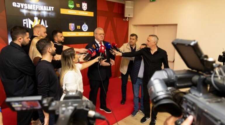 Futbolli dhe media, në një bashkëpunim të pandarë për pasqyrimin e sportit shqiptar