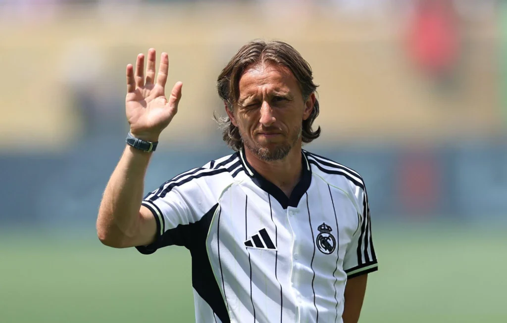 Milan afron Luka Modricin pas largimit nga Real Madrid, testet mjekësore priten të hënën në mëngjes