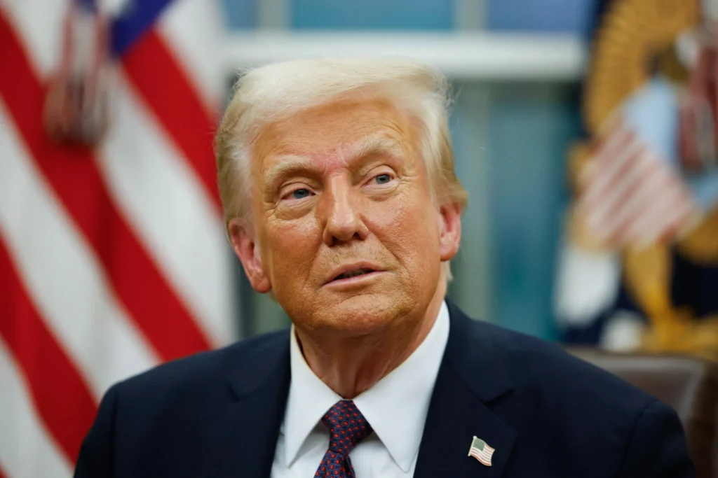 Trump paralajmëron goditje të reja ndaj Iranit nëse do të jetë e nevojshme Trump paralajmëron goditje të reja ndaj Iranit nëse do të jetë e nevojshme