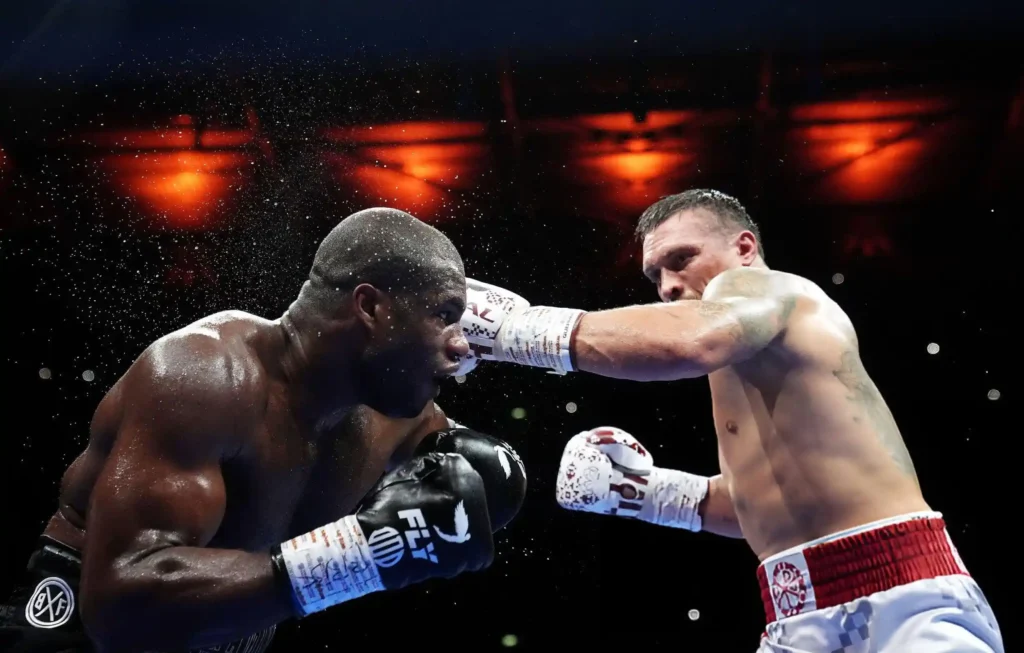Usyk konfirmohet kampion i padiskutueshëm në peshën e rëndë Usyk konfirmohet kampion i padiskutueshëm në peshën e rëndë