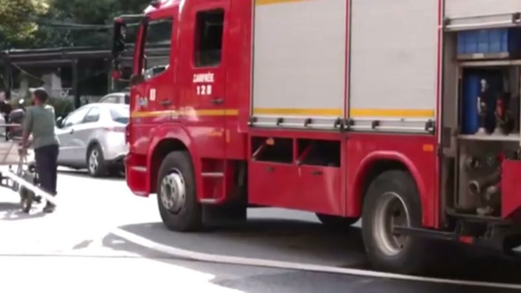Flakët kërcënojnë parqet, vatra aktive pranë Llogarasë dhe në Lurë Flakët kërcënojnë parqet, vatra aktive pranë Llogarasë dhe në Lurë
