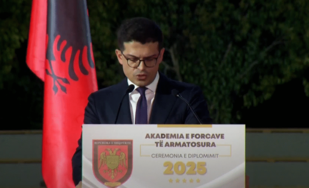Ceremonia e diplomimit të kadetëve në Akademinë e Forcave të Armatosura në Tiranë