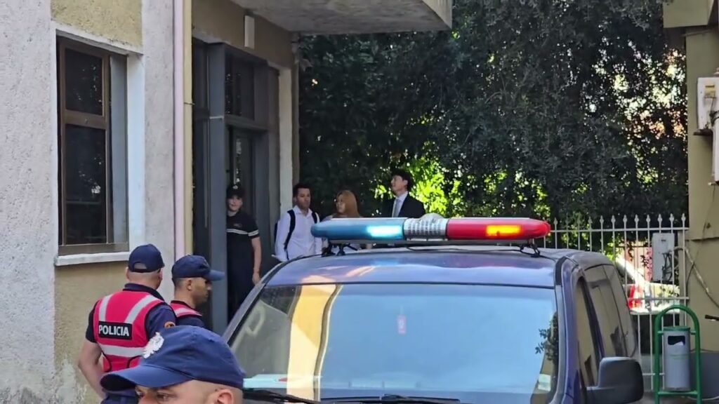 MBËRRITEN NË GJYKATËN E SHKALLËS SË PARË FIER, TË ARRESTUARIT E BANKERS PETROLEUM MBËRRITEN NË GJYKATËN E SHKALLËS SË PARË FIER, TË ARRESTUARIT E BANKERS PETROLEUM