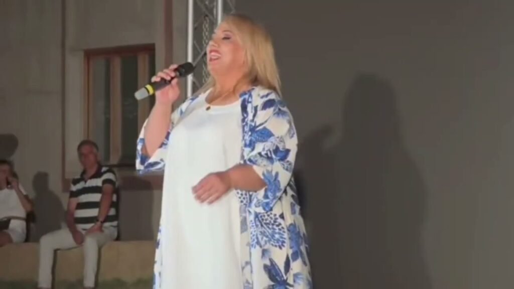 Mbrëmjen e 23 Korrikut, qyteti i Lushnjes u mbush me jetë, tinguj muzike dhe atmosferë festive