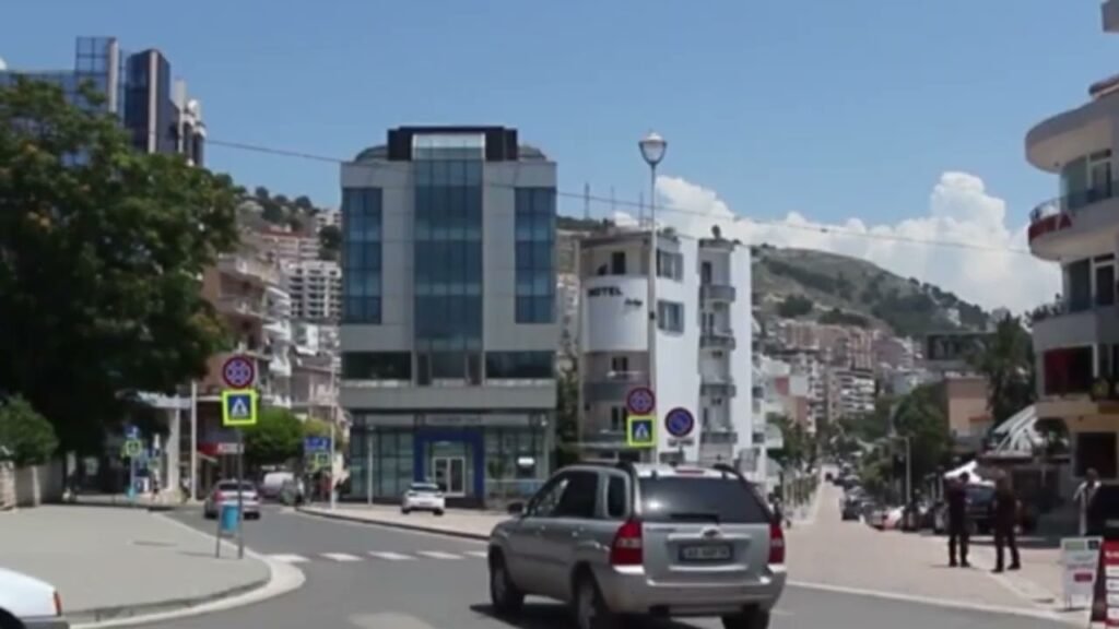 Një ngjarje e rëndë u shënua të shtunën në Ksamil, ku një konflikt i ashpër përfundoi me dhunë Një ngjarje e rëndë u shënua të shtunën në Ksamil, ku një konflikt i ashpër përfundoi me dhunë