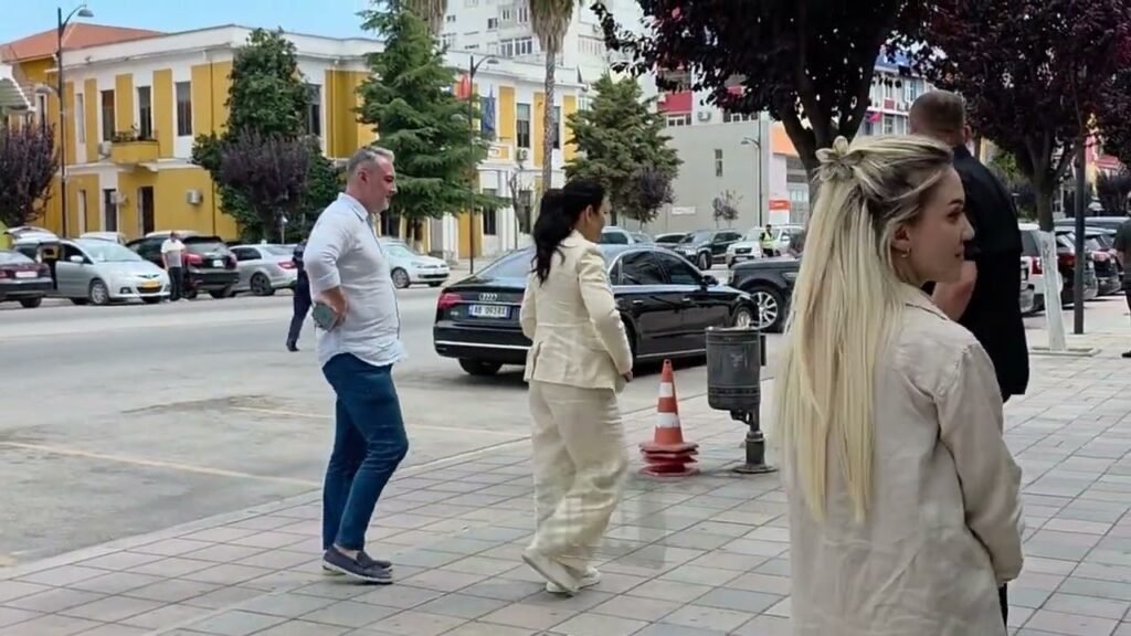 Vizita e Edi Ramës në Fier dhe takimi me kryebashkiakun Subashi Vizita e Edi Ramës në Fier dhe takimi me kryebashkiakun Subashi
