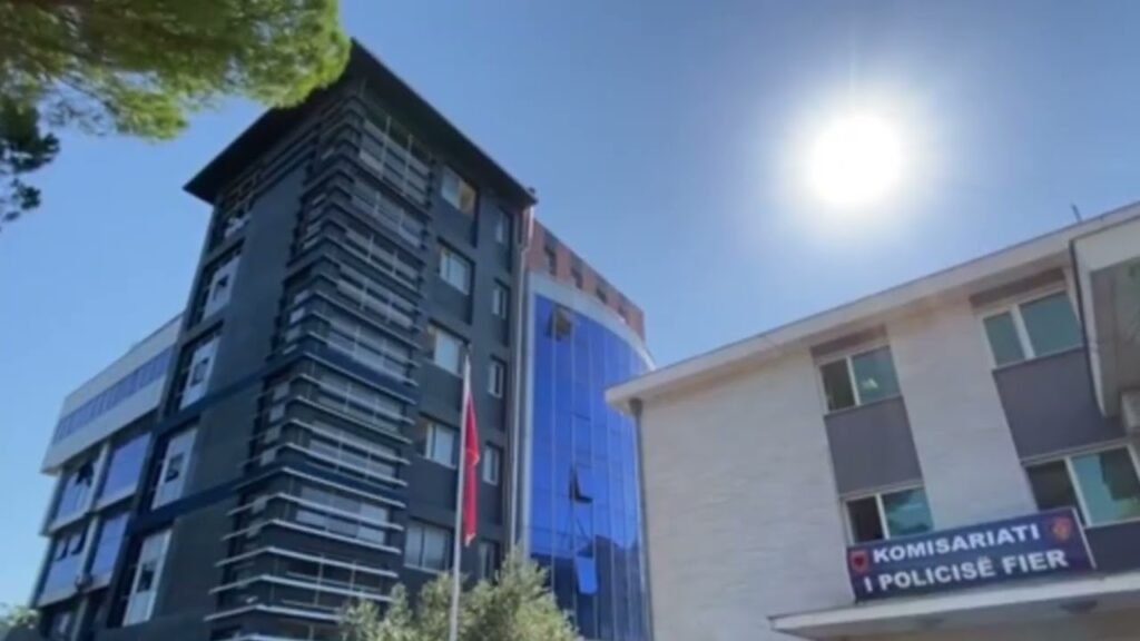 U abuzua nga tre persona, në kërkim 30 vjeçari, dy të mitur në hetim në gjendje të lirë U abuzua nga tre persona, në kërkim 30 vjeçari, dy të mitur në hetim në gjendje të lirë