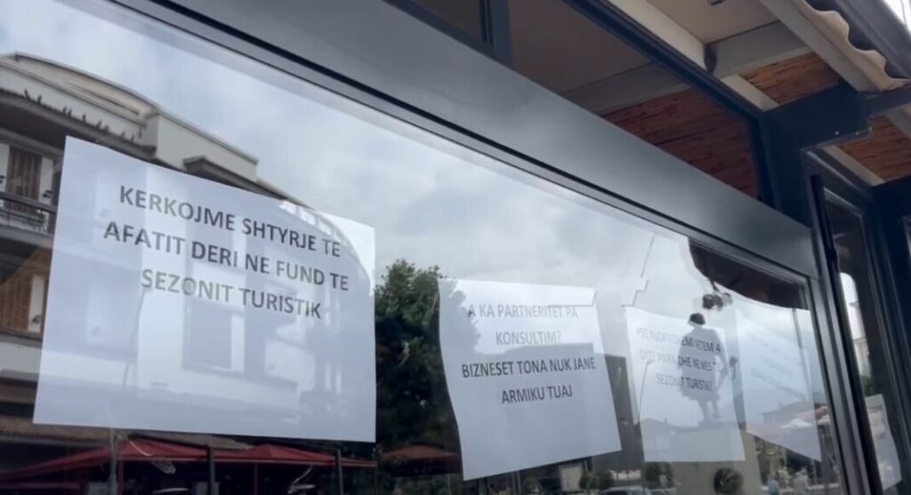 Pedonalja e Korçës nën presion, bizneset kërkojnë zgjidhje dhe dialog të hapur Pedonalja e Korçës nën presion, bizneset kërkojnë zgjidhje dhe dialog të hapur