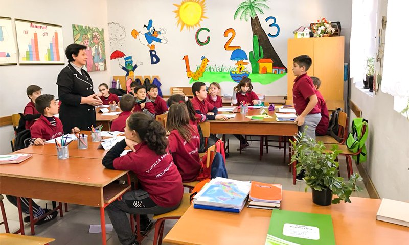 Rënia alarmante e nxënësve në arsimin bazë në Shqipëri