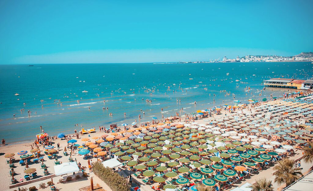 Durrësi përballet me sfida, por ruan pozitat në turizëm