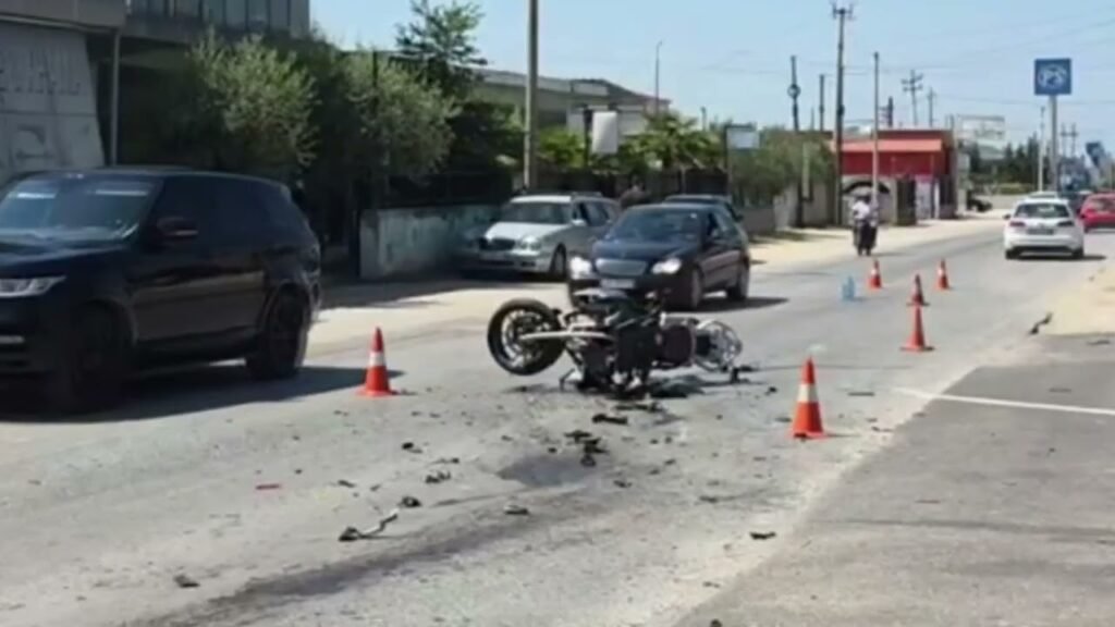 Aksidenti në aksin Fier-Patos, ndërron jetë në spital drejtuesi i motorit Aksidenti në aksin Fier-Patos, ndërron jetë në spital drejtuesi i motorit