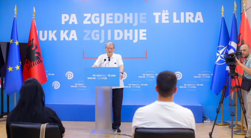 Berisha: Rënia e turizmit në Shqipëri shkaktohet nga narkoeuroja