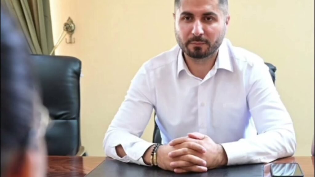 Drejtori i pergjithshem i entit Kombetar të banesave takim ne Lushnjë