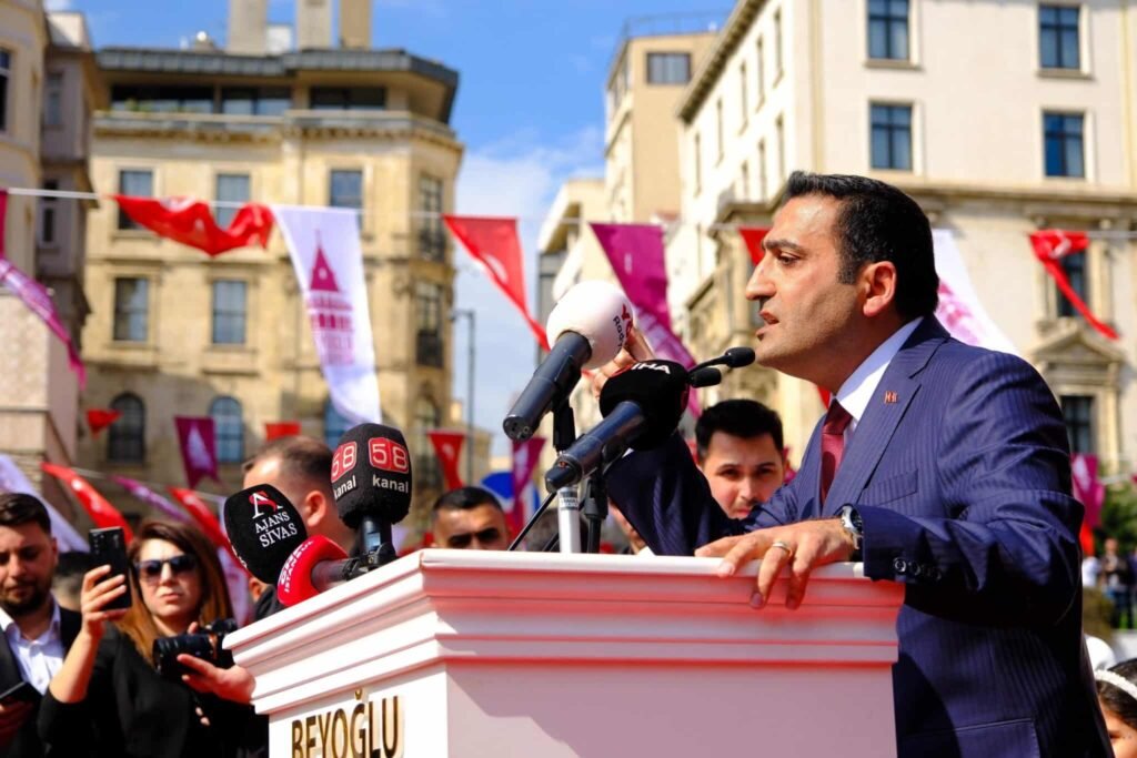 Arrestime masive në Stamboll për korrupsion Arrestime masive në Stamboll për korrupsion