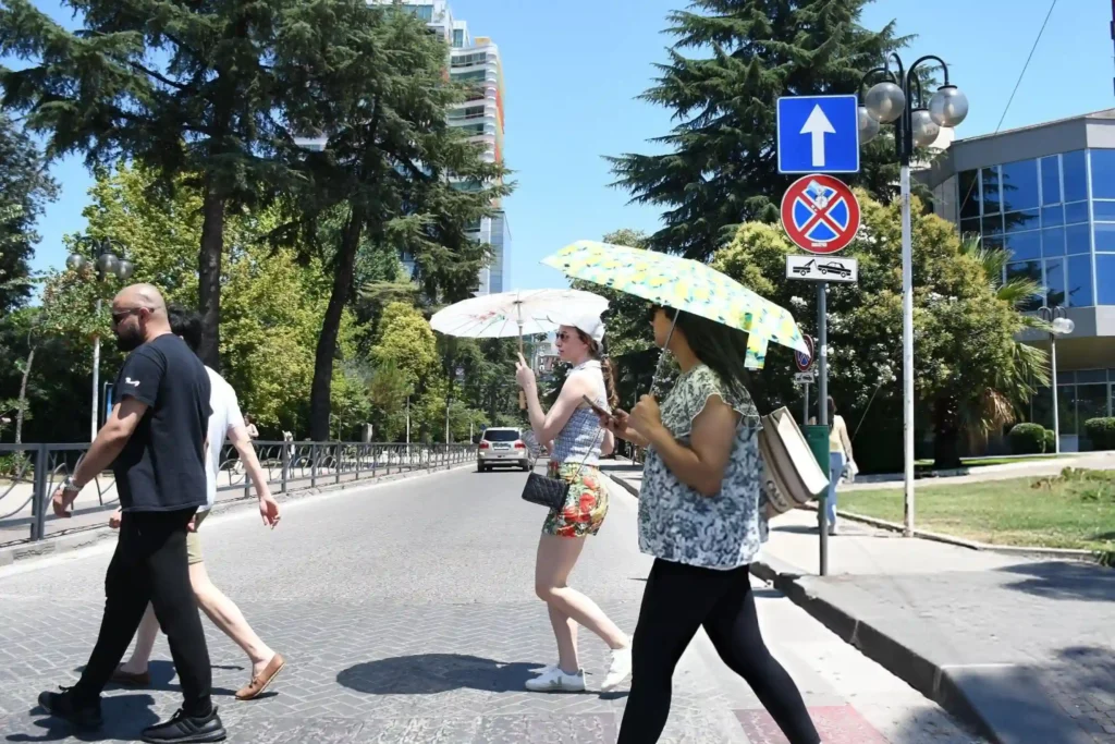 Mungesa e punësimit të të rinjve në Tiranë arrin nivele alarmante Mungesa e punësimit të të rinjve në Tiranë arrin nivele alarmante