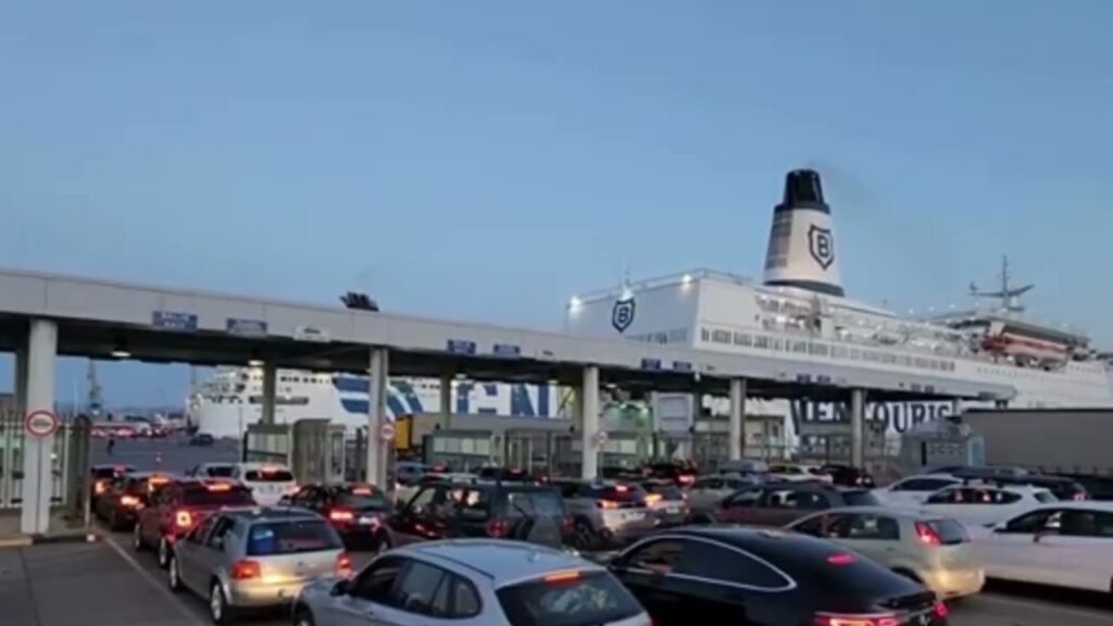 Fluksi i lëvizjeve në Portin e Durrësit, korriku, muaji me fluksin më të lartë të lëvizjeve Fluksi i lëvizjeve në Portin e Durrësit, korriku, muaji me fluksin më të lartë të lëvizjeve
