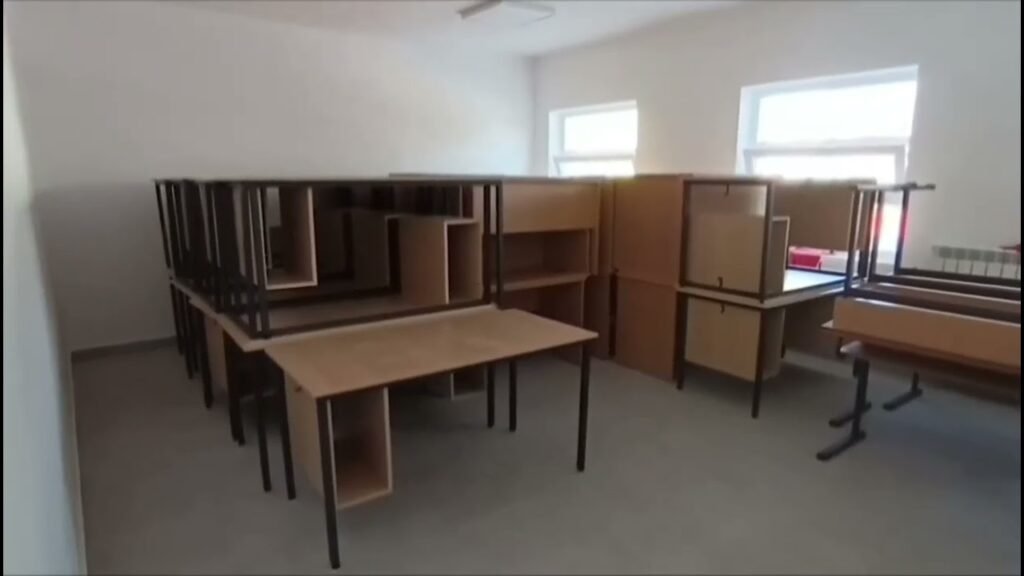 Gjimnazi “Jani Nushi” në qytetin e Lushnjes i nënshtrohet rikonstruksionit të plotë Gjimnazi “Jani Nushi” në qytetin e Lushnjes i nënshtrohet rikonstruksionit të plotë