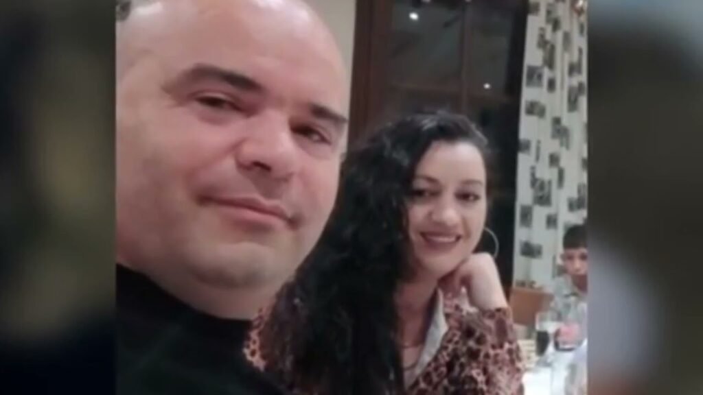 Greqi, krim brutal në familje. 40 vjeçari shqiptar vret gruan në sy të 4 fëmijëve. Greqi, krim brutal në familje. 40 vjeçari shqiptar vret gruan në sy të 4 fëmijëve.
