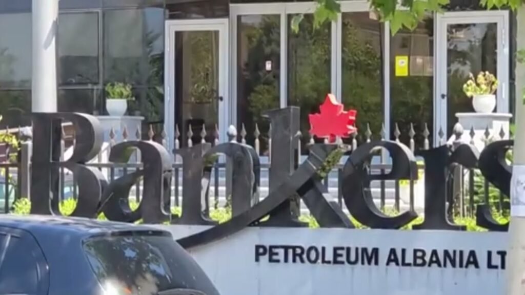 Protesta e naftëtarëve para Bankers Petroleum Protesta e naftëtarëve para Bankers Petroleum