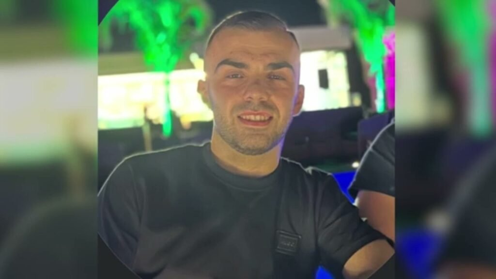 Makina përplaset me shtëpinë, humbin jetën dy 24 vjeçarë në Peqin Makina përplaset me shtëpinë, humbin jetën dy 24 vjeçarë në Peqin