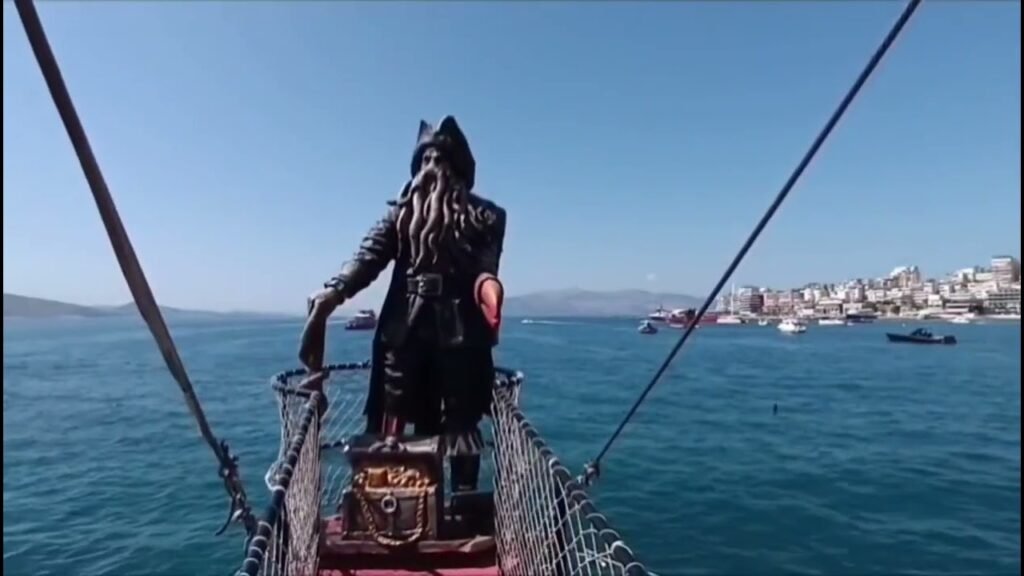 “Pashai Vip” – Xhiro turistike me anijen Pirate ne Sarande! “Pashai Vip” – Xhiro turistike me anijen Pirate ne Sarande!