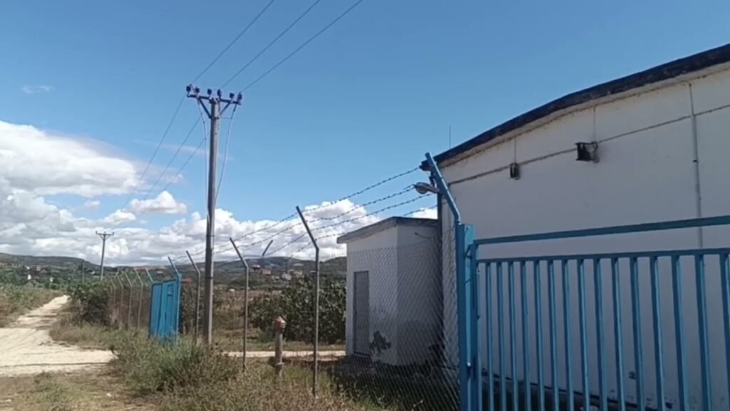 Prej mesnatës së të shtunës qyteti i Lushnjes është pa ujë Prej mesnatës së të shtunës qyteti i Lushnjes është pa ujë