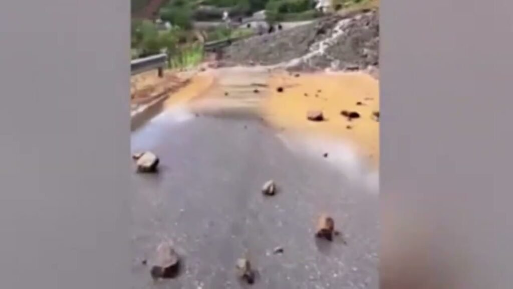 Rrëshqitje dherash në aksin Gramsh-Korçë Rrëshqitje dherash në aksin Gramsh-Korçë