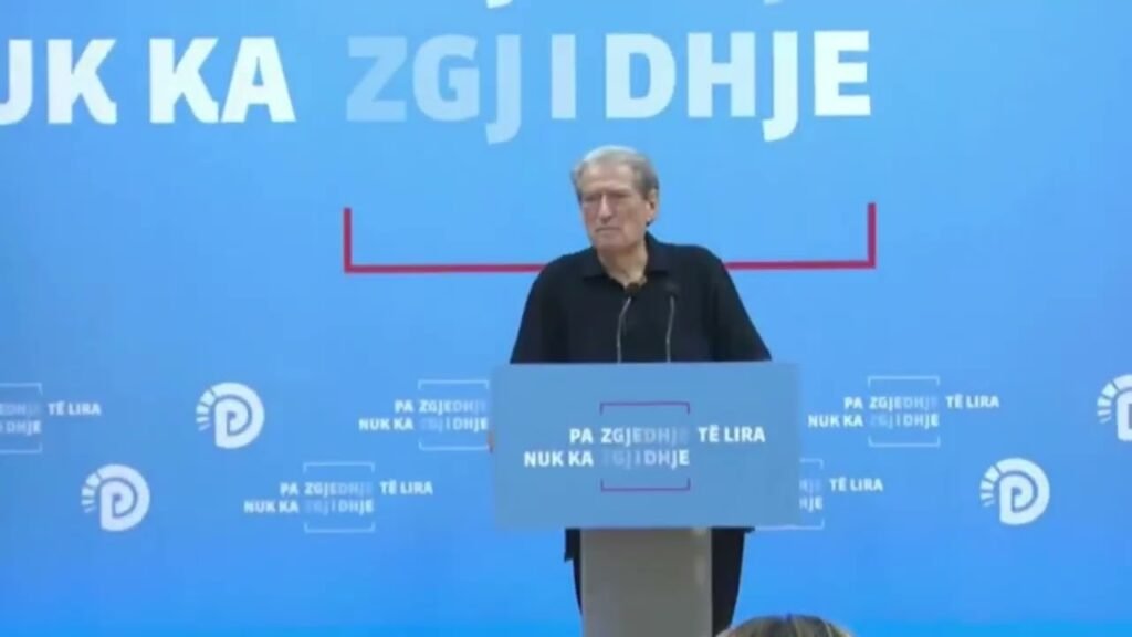 Sali Berisha: U dogjën mijëra hektarë pyje e kullota Sali Berisha: U dogjën mijëra hektarë pyje e kullota
