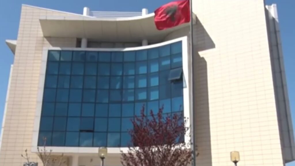 Trafik emigrantësh në Shkodër, pranga 28 vjeçarit. Trafik emigrantësh në Shkodër, pranga 28 vjeçarit.
