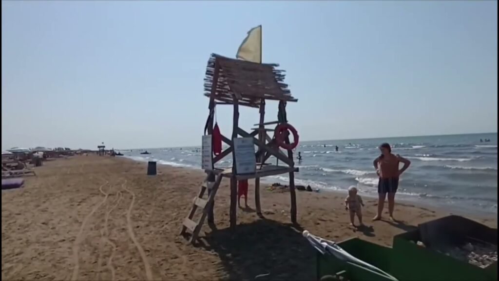 Tv Apollon studim në plazhin e Divjakës, konstatohen shkelje të rënda në sigurinë e pushuesve Tv Apollon studim në plazhin e Divjakës, konstatohen shkelje të rënda në sigurinë e pushuesve